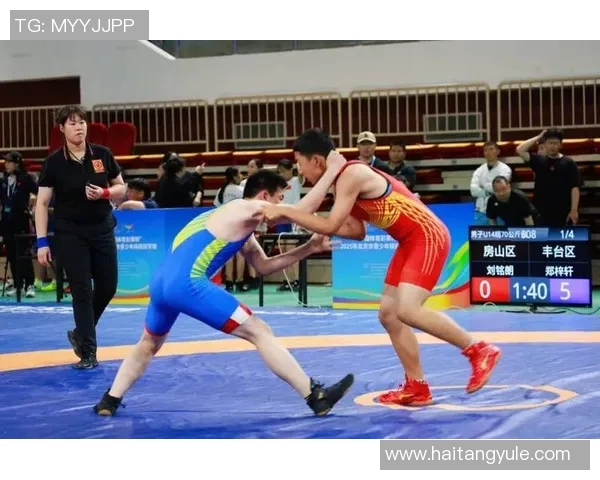 摔跤世锦赛选拔赛激烈进行中选手们全力以赴争夺入场资格 摔跤世锦赛选拔赛激烈进行中选手们全力以赴争夺入场资格
