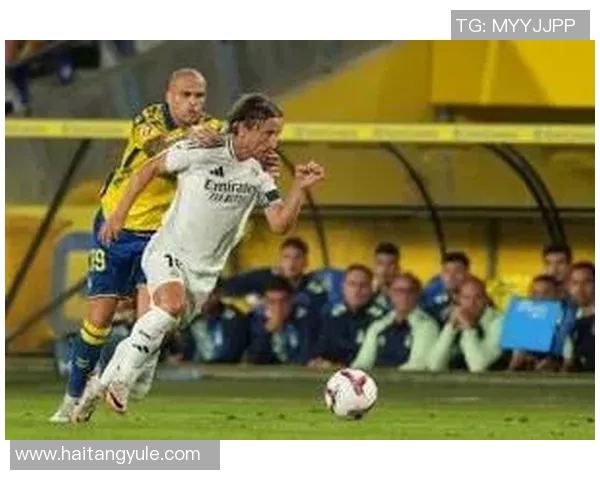 维尼修斯闪耀抢点助力皇马再创辉煌展现年轻球员的无穷潜力