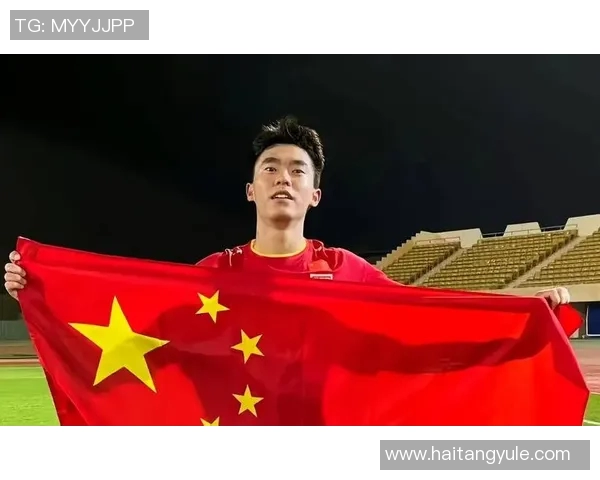 胡荷韬在比赛中展现出色防守拦截技巧助力球队赢得关键胜利