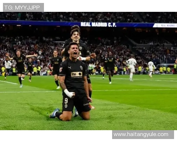 皇马客场三球完胜瓦伦西亚，卢卡斯首开纪录助球队跻身前四